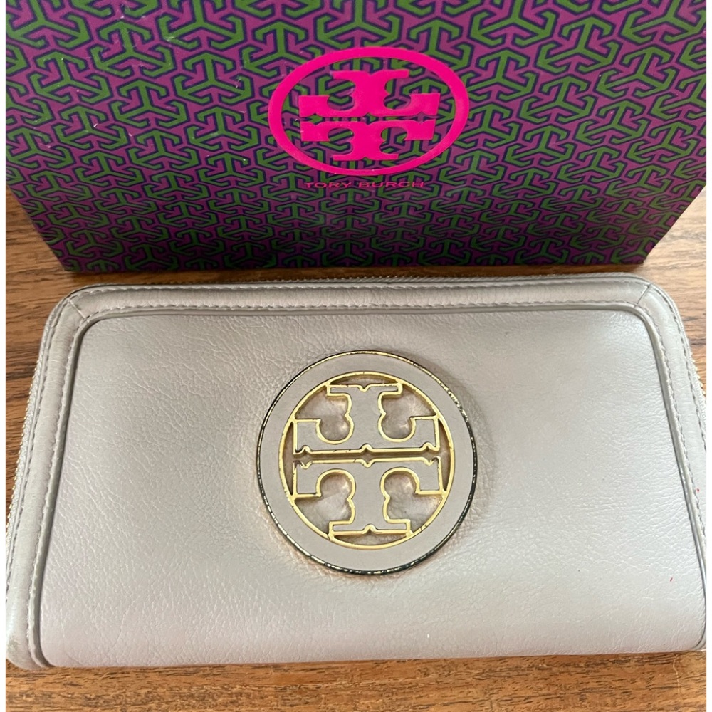 Tory Burch Amanda Zip Continental wallet grey